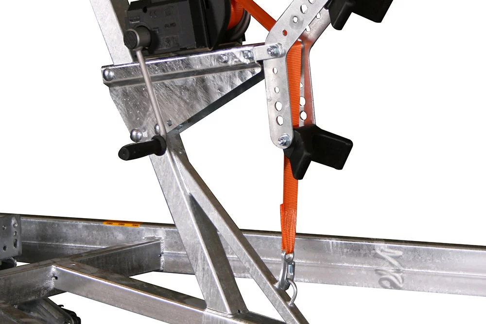 Variant 1351 BB Super Roller Boat Trailer winch post and bow support
