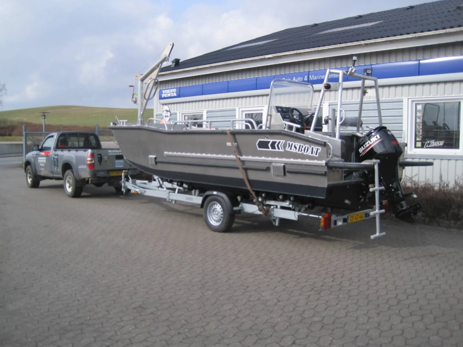 Variant Ocean 750 boat trailer with winch and bow support