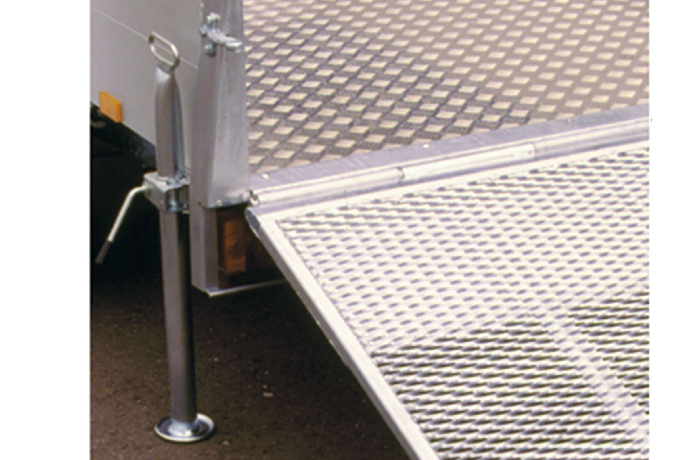 Rear drop stand for Variant Trailers