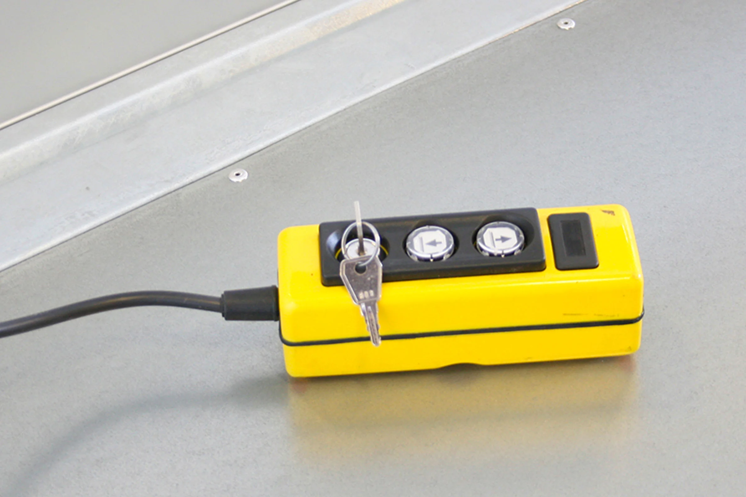 Lockable Tipper Trailer Remote Control