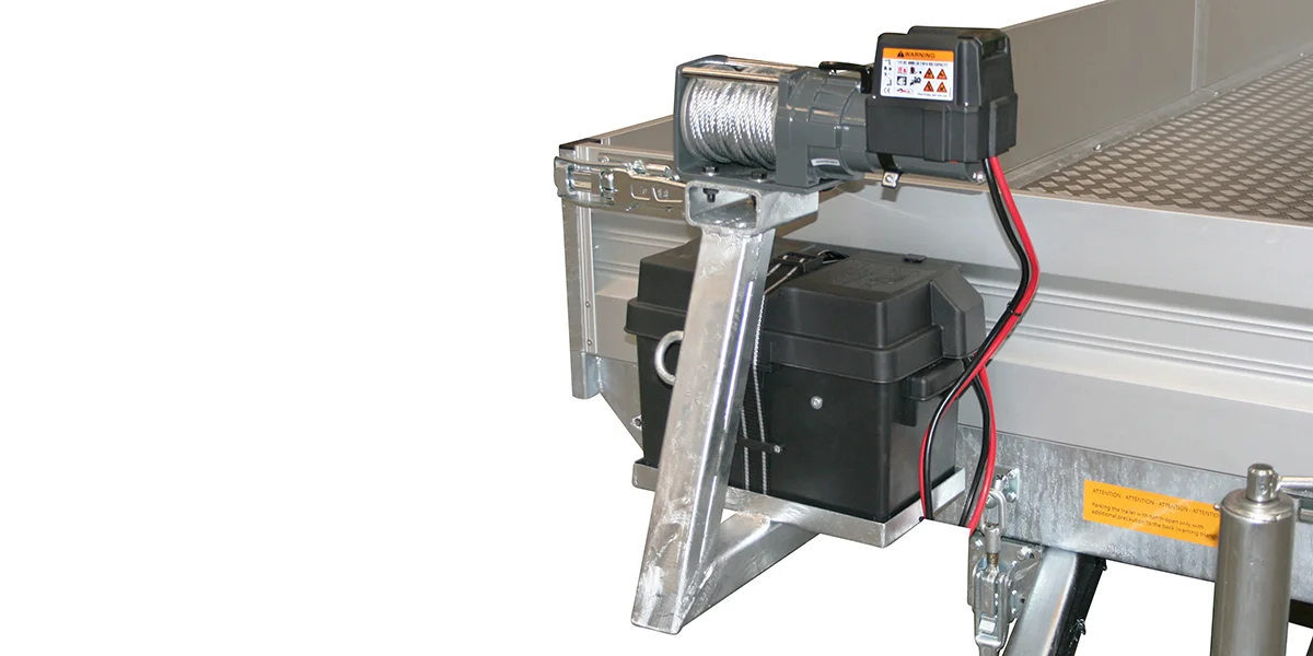 5.2m Tri-Axle tilting flatbed trailer - Variant 3553 UX with optional aluminium floor and electric winch with battery